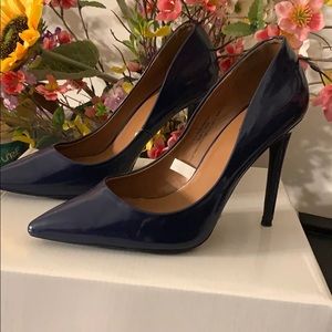 Blue patent leather Pumps